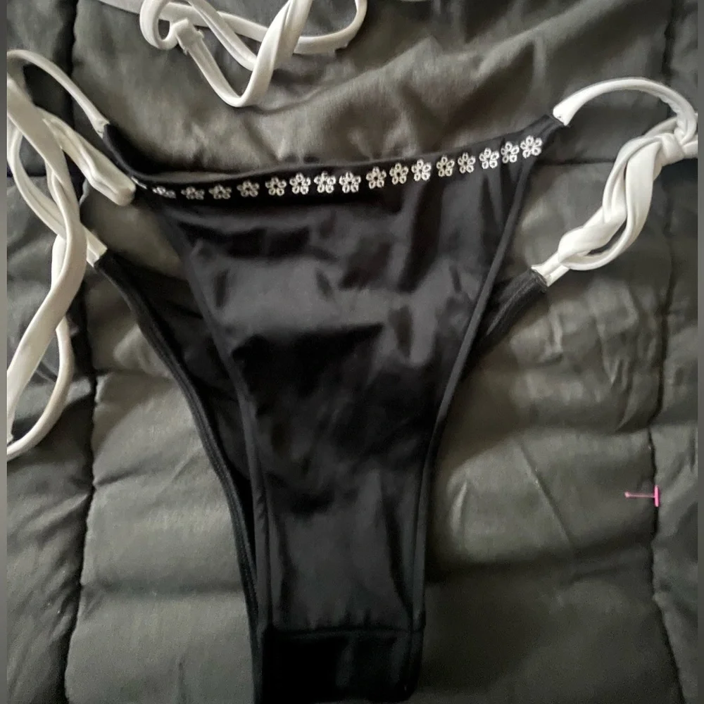 Pink by Frankie Bikinis for VS rosemary bikini set- top SM bottoms Med
